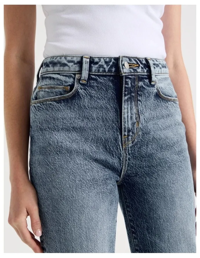 GRAB Mom High Rise Jeans in Light Indigo Tinted