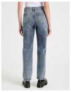 GRAB Mom High Rise Jeans in Light Indigo Tinted