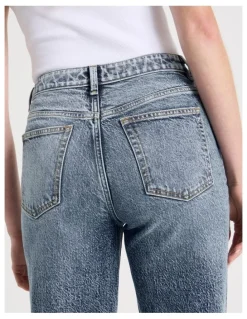 GRAB Mom High Rise Jeans in Light Indigo Tinted