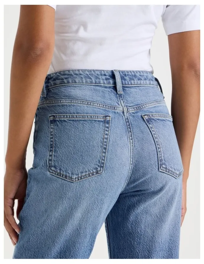 GRAB Mom High Rise Jeans in Medium Indigo