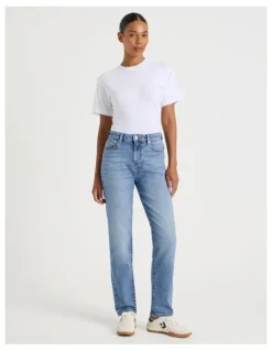 GRAB Mom High Rise Jeans in Medium Indigo