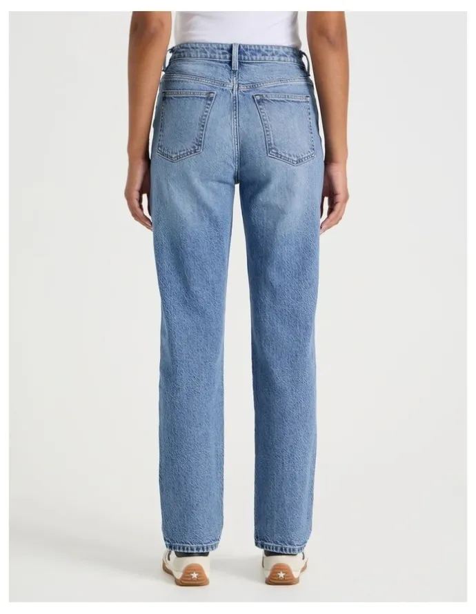 GRAB Mom High Rise Jeans in Medium Indigo