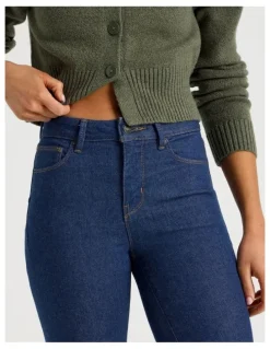GRAB Sculpt Bootcut Mid Rise Jeans in Rinse