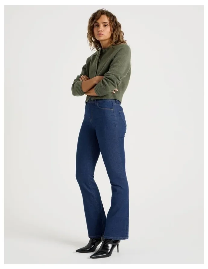 GRAB Sculpt Bootcut Mid Rise Jeans in Rinse