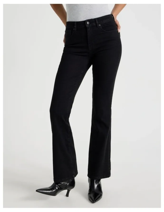 GRAB Sculpt Bootcut Mid Rise Jeans in Black