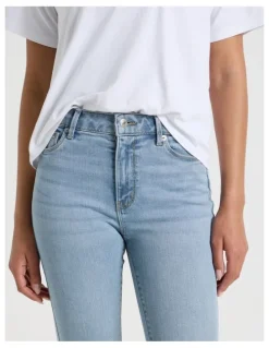 GRAB Skinny Mid Rise Jean in Light Indigo