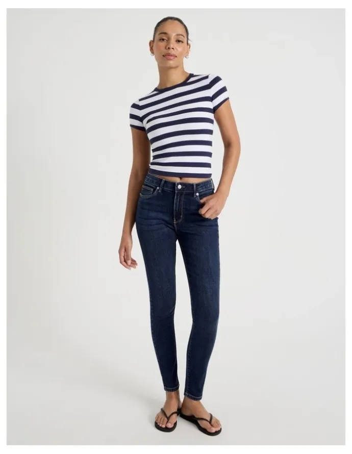 GRAB Skinny Mid Rise Jean in Medium Indigo