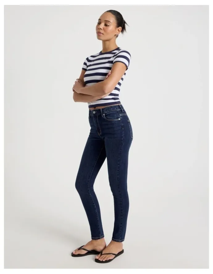GRAB Skinny Mid Rise Jean in Medium Indigo