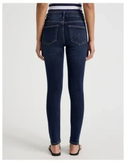 GRAB Skinny Mid Rise Jean in Medium Indigo