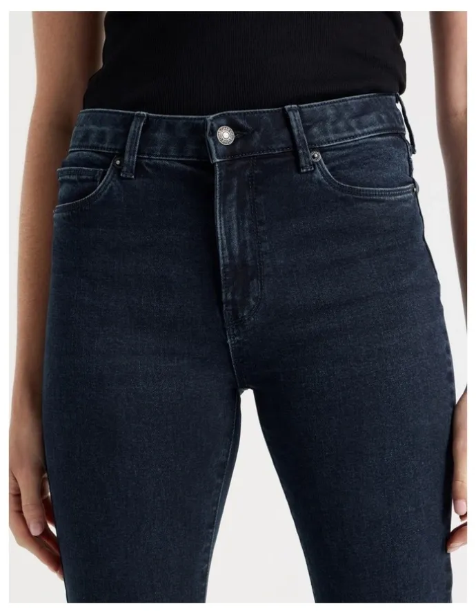 GRAB Skinny Mid Rise Jeans in Blue