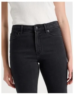 GRAB Skinny Mid Rise Jeans in Black