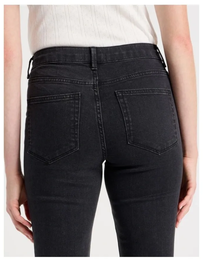GRAB Skinny Mid Rise Jeans in Black