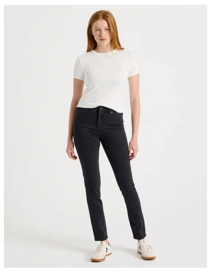 GRAB Skinny Mid Rise Jeans in Black
