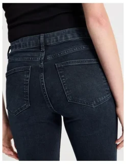 GRAB Skinny Mid Rise Jeans With Short Inseam in Blue