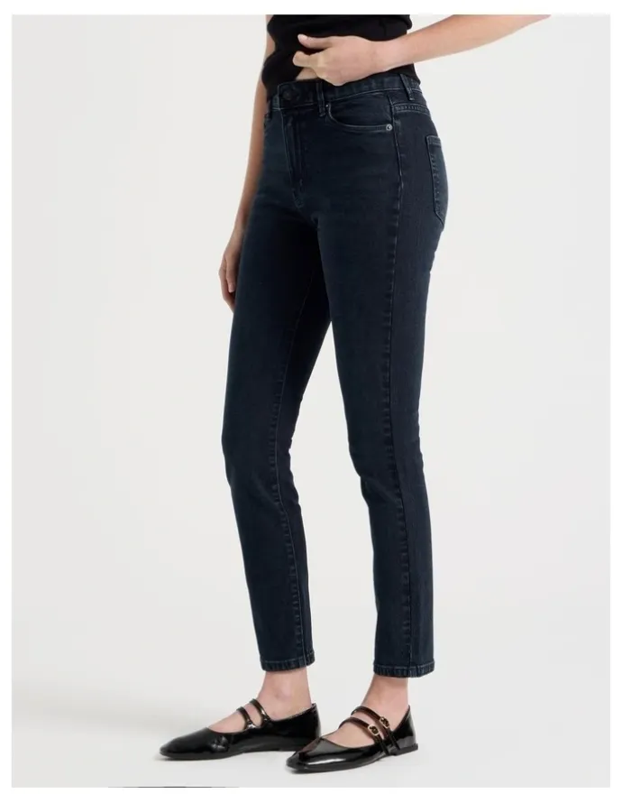 GRAB Skinny Mid Rise Jeans With Short Inseam in Blue