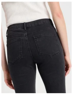 GRAB Skinny Mid Rise Jeans With Short Inseam in Black