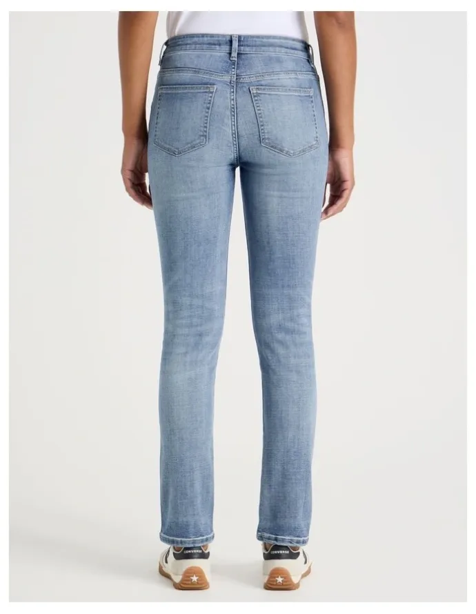 GRAB Slim Mid Rise Jean in Light Indigo