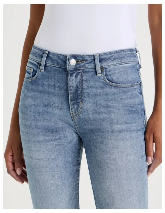 GRAB Slim Mid Rise Jean in Light Indigo