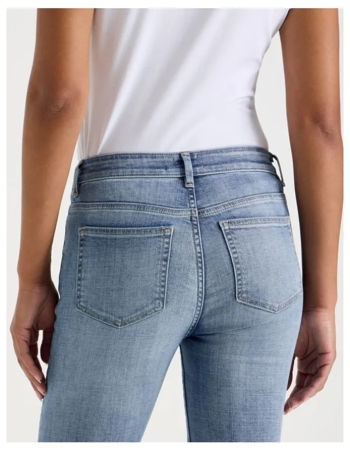 GRAB Slim Mid Rise Jean in Light Indigo