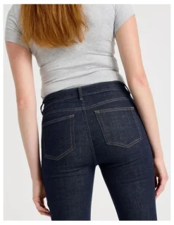 GRAB Slim Mid Rise Jeans in Rinse