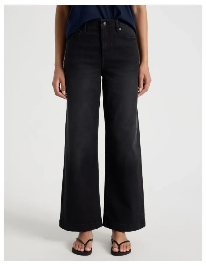 GRAB Wide Leg High Rise Jeans in Washed Black