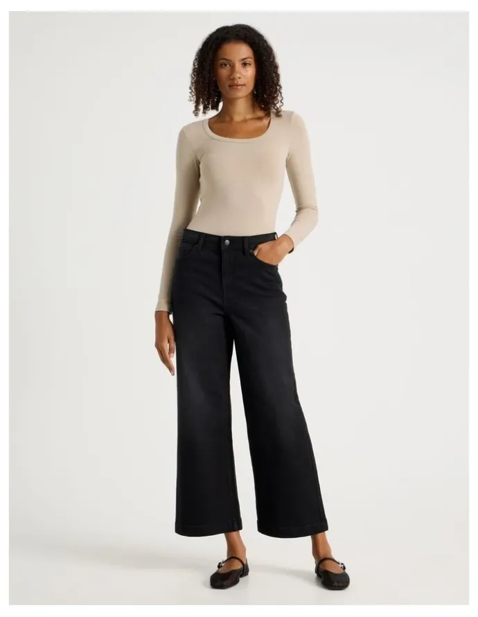 GRAB Wide Leg High Rise Jean With Short Inseam in Washed Black