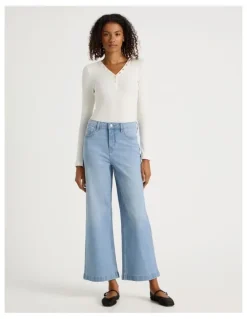 GRAB Wide Leg High Rise Jean With Short Inseam in Light Wash