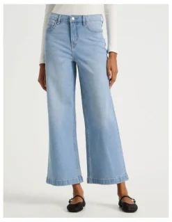 GRAB Wide Leg High Rise Jean With Short Inseam in Light Wash