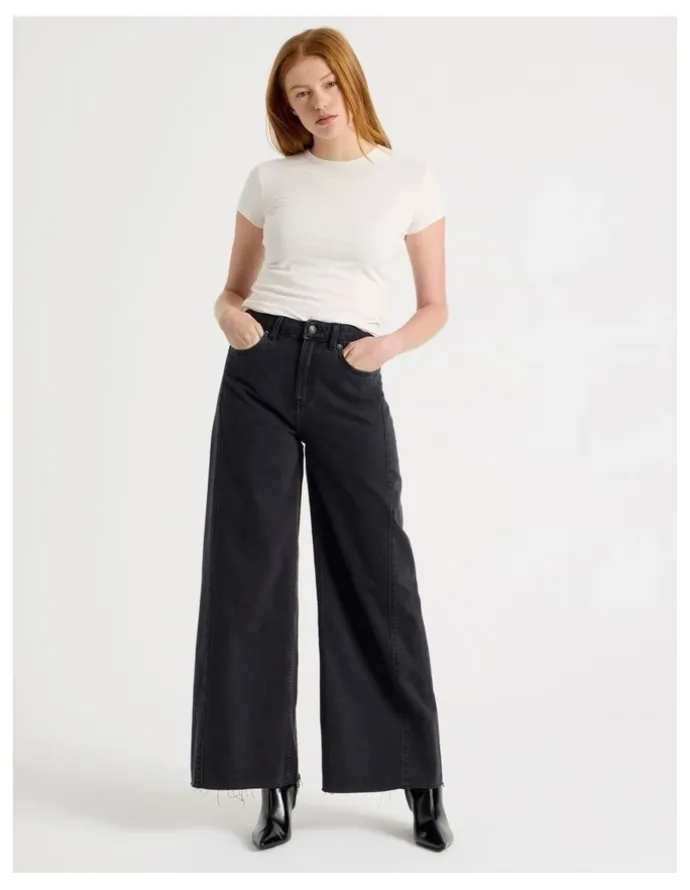 GRAB Wide Leg Jean With Insert in Washed Black