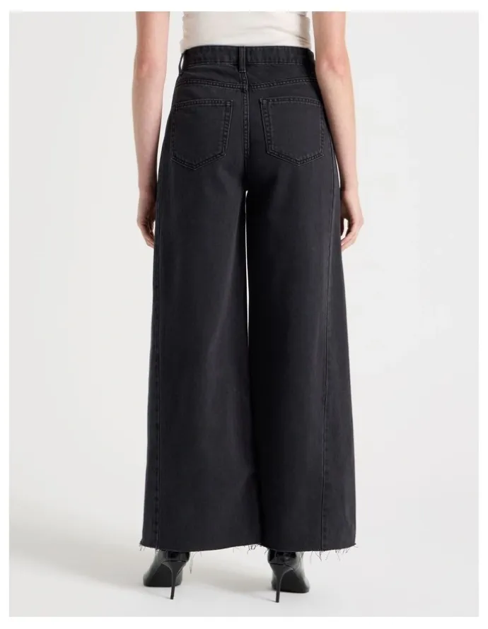 GRAB Wide Leg Jean With Insert in Washed Black