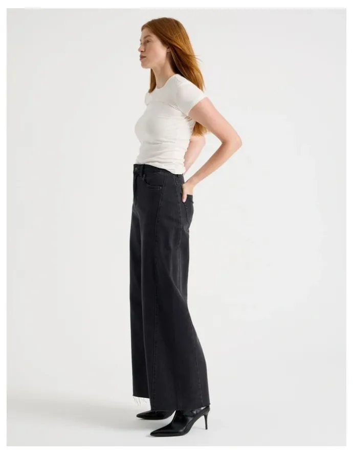 GRAB Wide Leg Jean With Insert in Washed Black