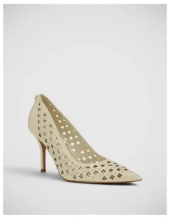 Guess Prindyls Pumps in Cream