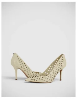 Guess Prindyls Pumps in Cream