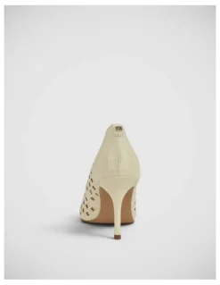 Guess Prindyls Pumps in Cream
