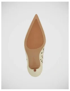 Guess Prindyls Pumps in Cream