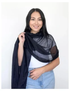 Heirloom Cashmere Cashmere Lightweight Wrap in Black