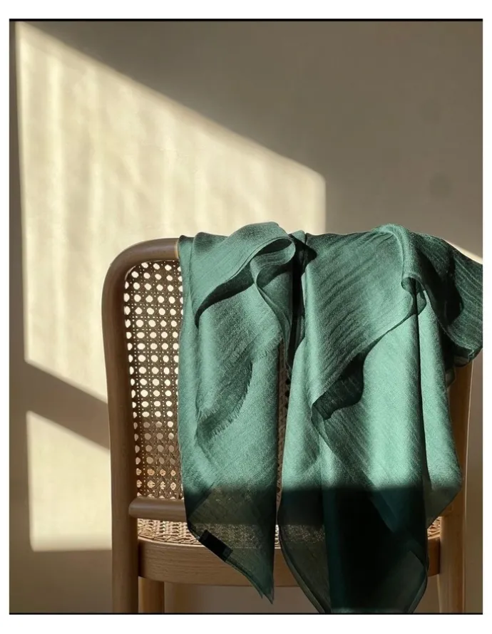 Heirloom Cashmere Cashmere Lightweight Shawl in Emerald