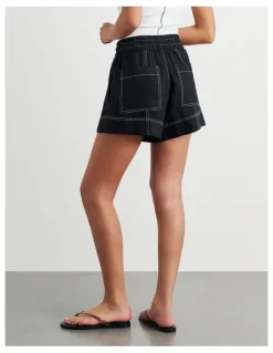 JAG Gigi Linen Pull On Shorts in Black