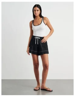 JAG Gigi Linen Pull On Shorts in Black
