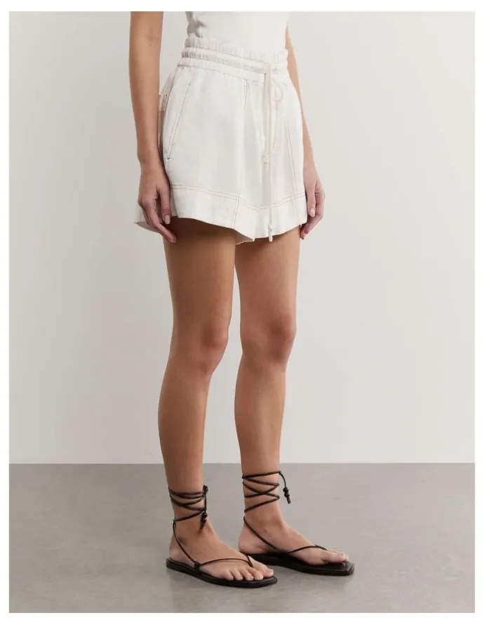 JAG Gigi Linen Pull On Shorts in White
