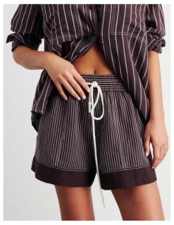 JAG Gigi Stripe Pull On Short in Brown