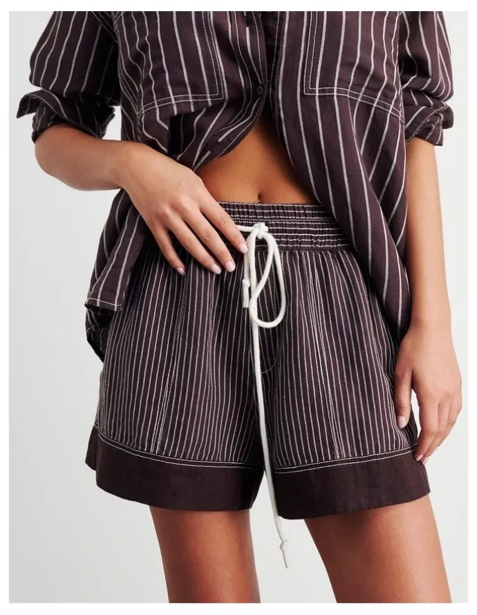 JAG Gigi Stripe Pull On Short in Brown