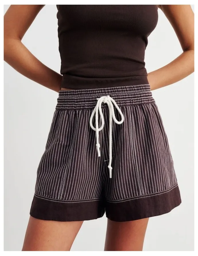 JAG Gigi Stripe Pull On Short in Brown