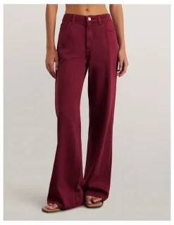 JAG Loe Mid Rise Straight Jean in Wine