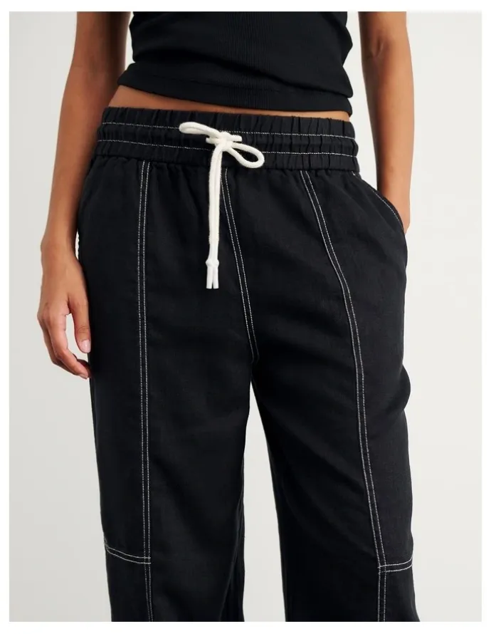 JAG Sabine Linen Relaxed Leg Pant in Black