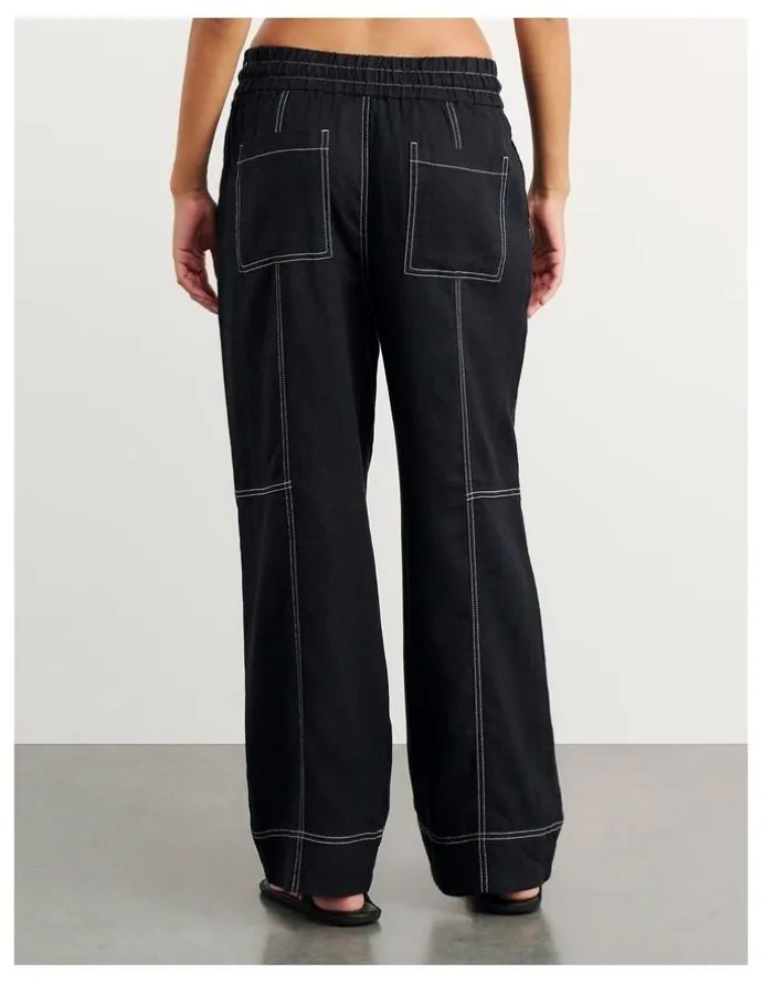 JAG Sabine Linen Relaxed Leg Pant in Black