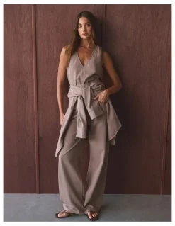 JAG Loe Mid Rise Straight Jeans in Brown