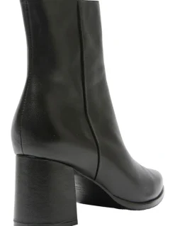 Jane Debster Avenue Boots in Black Glove