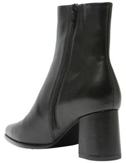 Jane Debster Avenue Boots in Black Glove