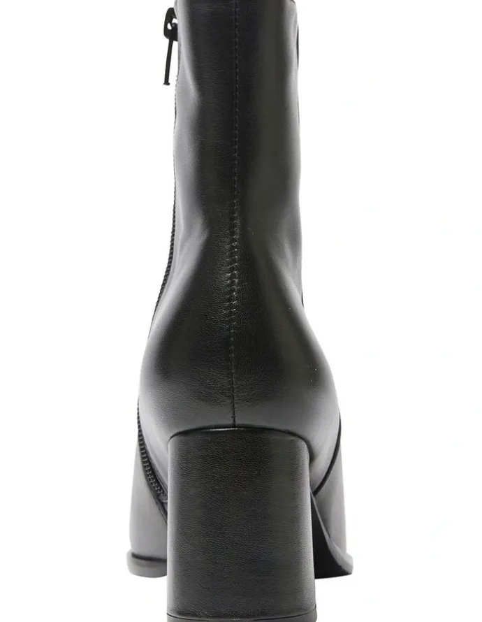 Jane Debster Avenue Boots in Black Glove